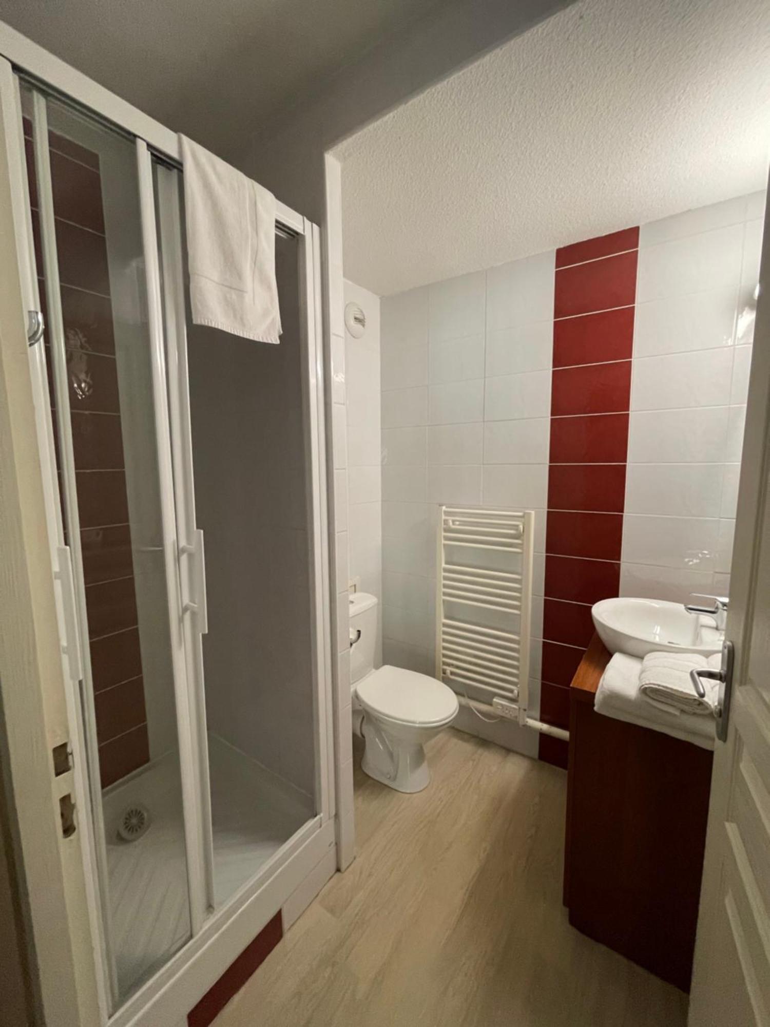Two-Bedroom Apartment,1680581593:JPEG